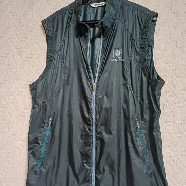 [BUNJANG] Blackyak Lightweight Windbreaker Vest Khaki / 블랙야크 경량 바람막이 조끼 카키색