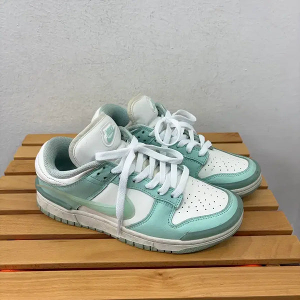[BUNJANG] Nike Dunk Low Women's Size 245 / 나이키 덩크로우 (245)