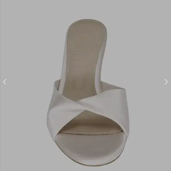 [BUNJANG] Etern Settinmul Ivory Heels / 에테른 세틴뮬 아이보리