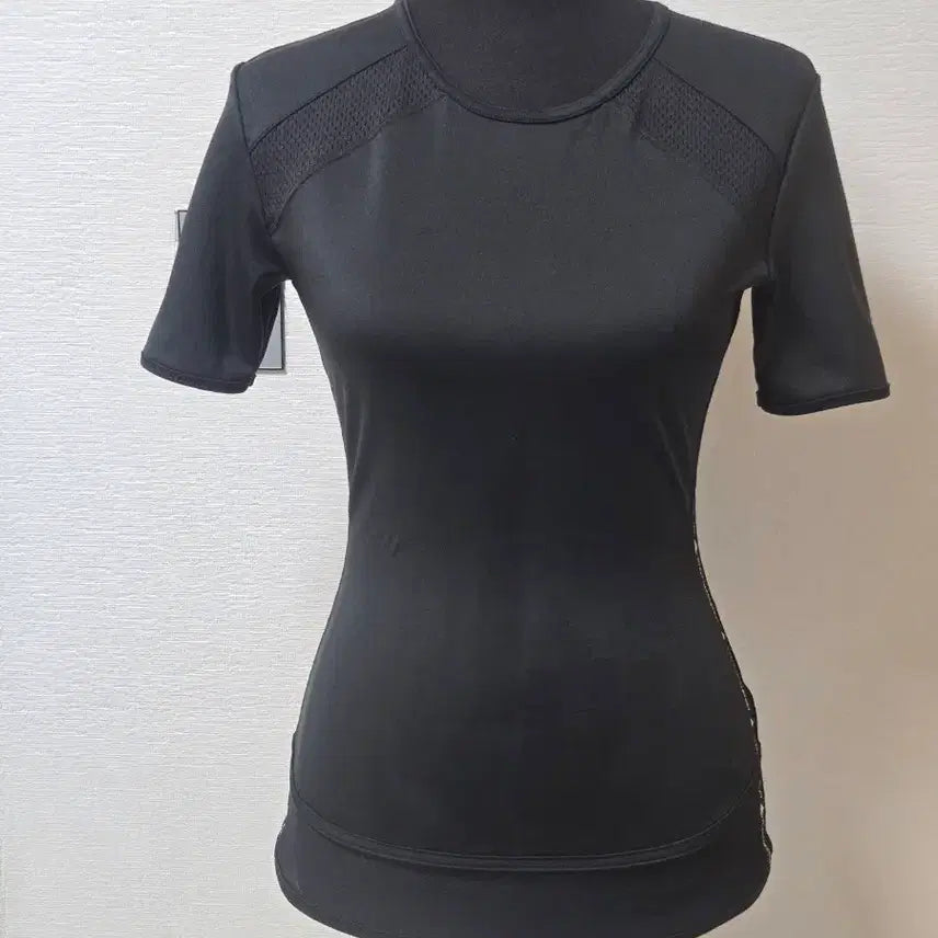 [BUNJANG] Adidas by Stella McCartney Women's Black Golf Performance T-Shirt / 아디다스 스텔라 멕카트니 골프. 기능성 티셔츠. 블랙