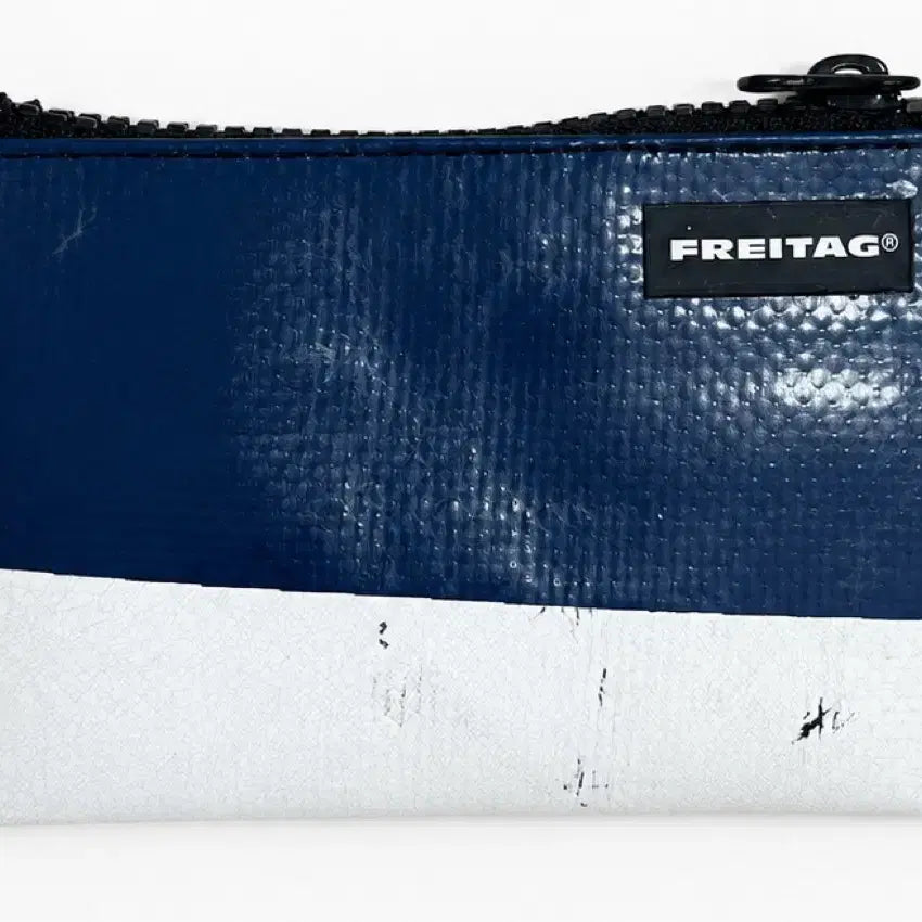 [BUNJANG] Freitag F05 Blair Pouch Navy White / 프라이탁 F05 블레어 파우치 네이비 화이트