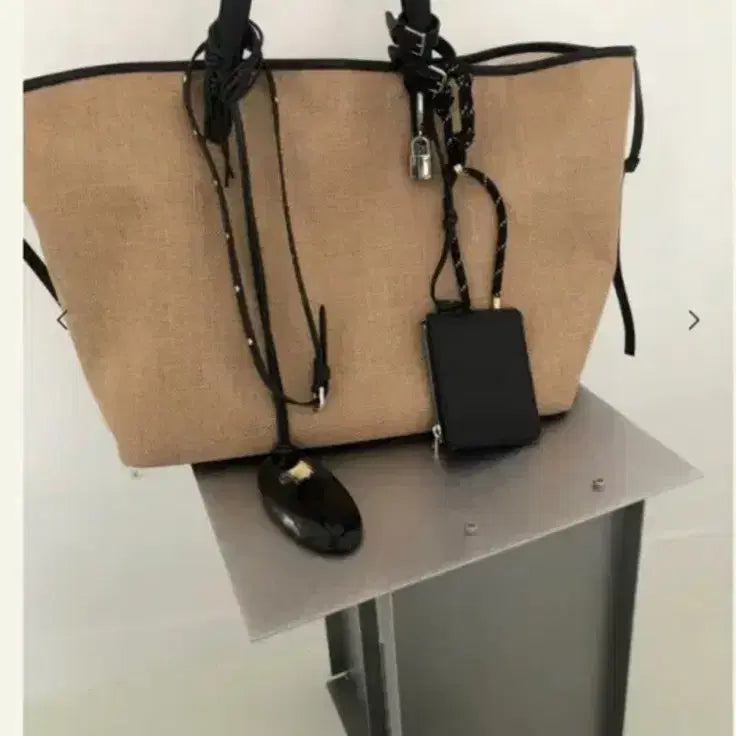 [BUNJANG] 714 Center Totti Bag Raffia Black / 714center 토티백 라탄 블랙 714센터 가방 빅백