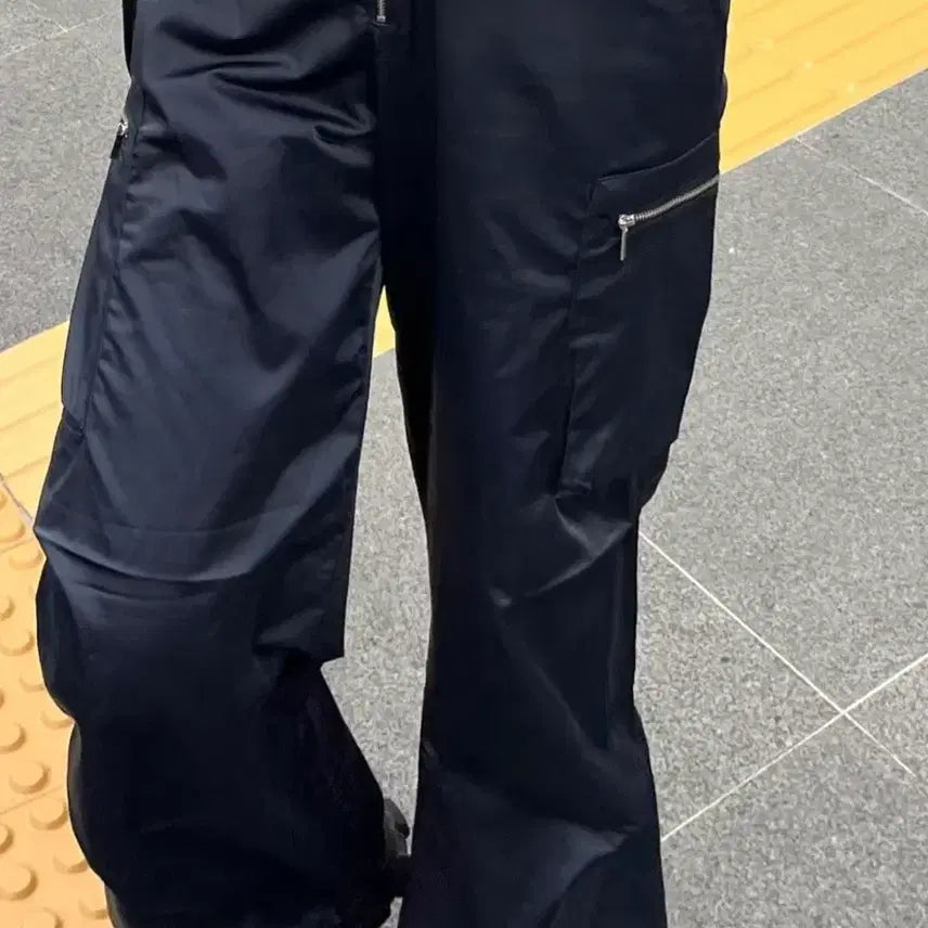 [BUNJANG] Zara Zipper Detail Satin Trousers Pants (Navy) / 자라 지퍼 디테일 사틴/새틴 트라우저 팬츠 바지 (네이비)