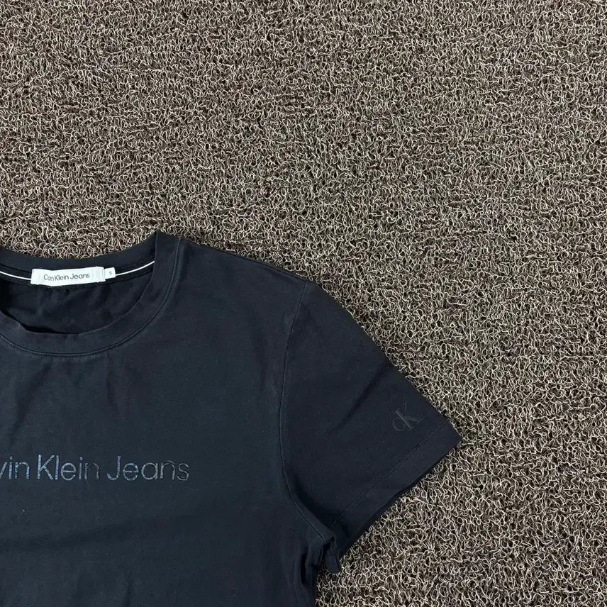 [BUNJANG] Calvin Klein Jeans Big Logo Black T-Shirt / 캘빈클라인 진스 빅로고 블랙 반팔티셔츠