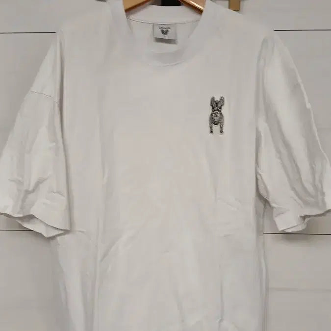 [BUNJANG] LifeWork White French Bulldog Embroidered T-Shirt (L Size) / 라이프워크 반팔티 L사이즈 세탁완료