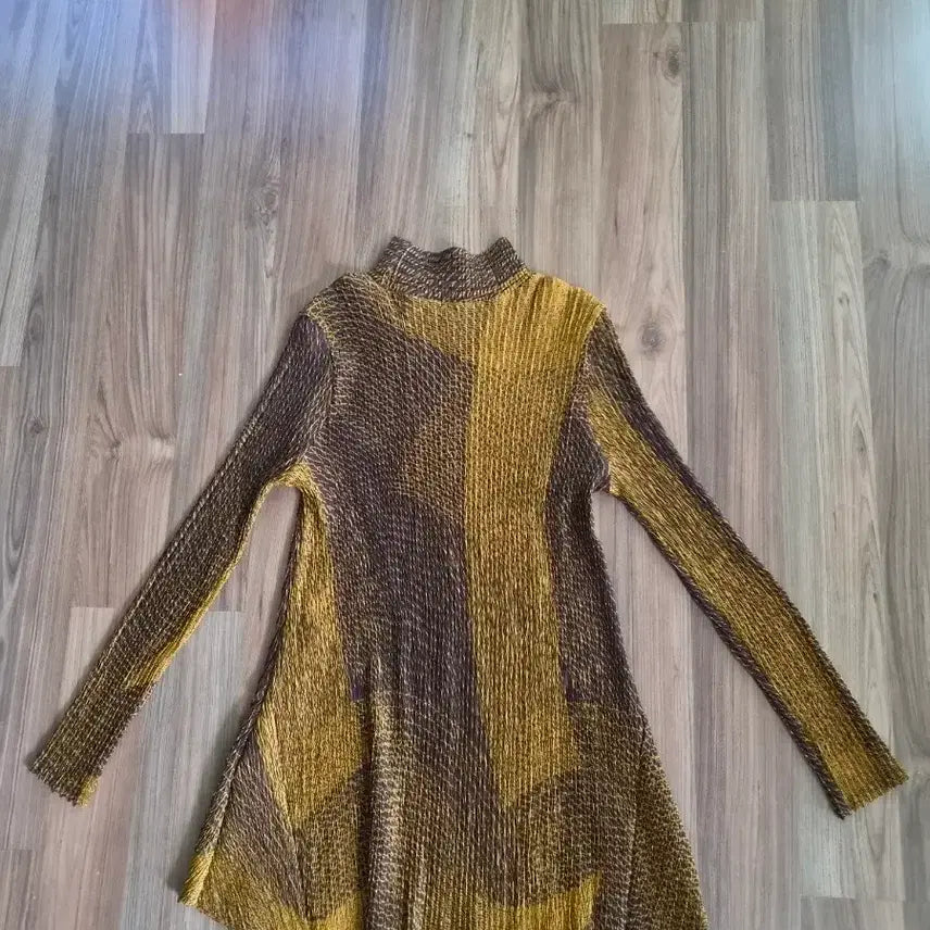 [BUNJANG] CHERE DIANG Boutique Pleated Long Blouse Yellow/Brown / 패피추천)CHERE DIANG부띠끄  플리츠 롱블라우스 옐로우/브랑운