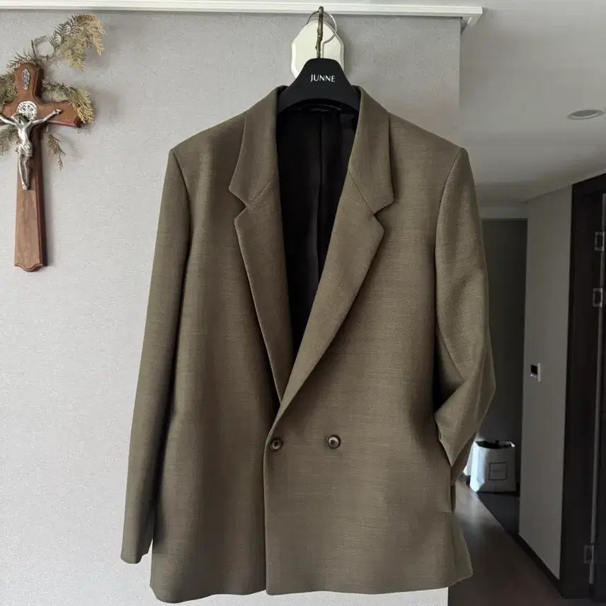 [BUNJANG] COS Relaxed Double-Breasted Wool Blazer / 코스 cos 릴랙스드 더블 브레스티드 울 블레이저 52사이즈 1250551001