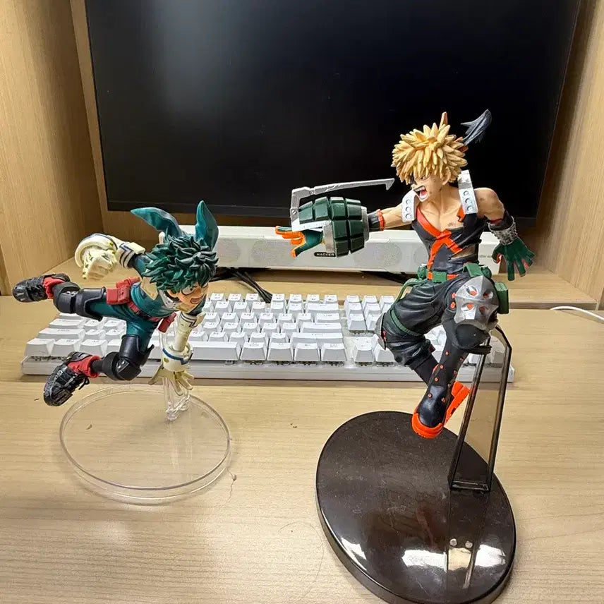 [BUNJANG] My Hero Academia Izuku Midoriya A-ver. & Katsuki Bakugo Figure Set (Includes Chainsaw Man Power Figure) / 나의 히어로 아카데미아 피규어 미도리아 a상 ,바쿠고 세트,서비스 체인소맨 파워피규어