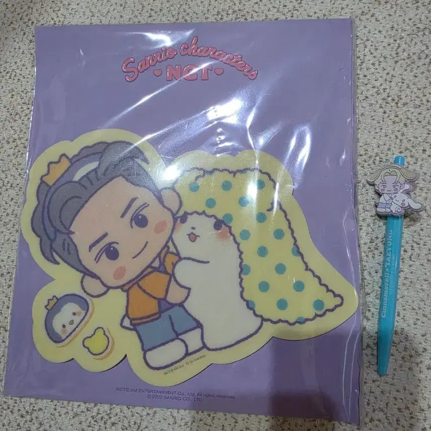 [BUNJANG] NCT x Sanrio Collaboration Mousepad (Kun Ver.) & Gel Pen (Tae Yong Ver.) Bundle Set / NCT 산리오 콜라보 마우스패드 쿤/ 젤펜 태용 일괄