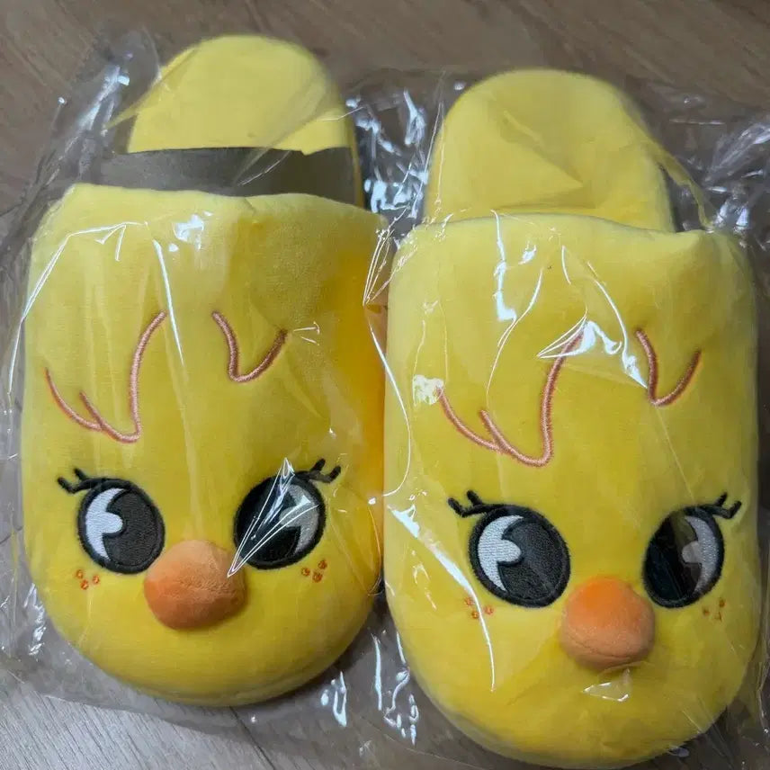 [BUNJANG] 6th Anniversary Japan Debut Bokkari Slippers / 일본데뷔 6주년 기념 - 뽁아리 슬리퍼