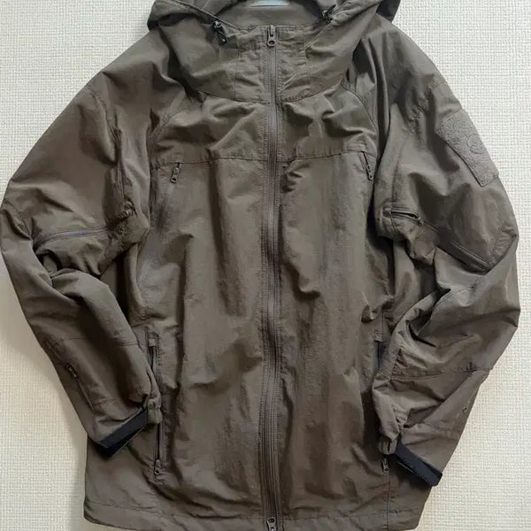 [BUNJANG] Sansan Gear Hooded Windbreaker Jacket / 산산기어 바람막이