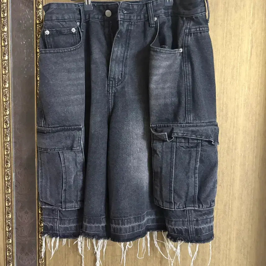 [BUNJANG] Unalloyed Code Men's Black Denim Cargo Bermuda Shorts / [중고/34] 남자 흑청 카고 버뮤다팬츠