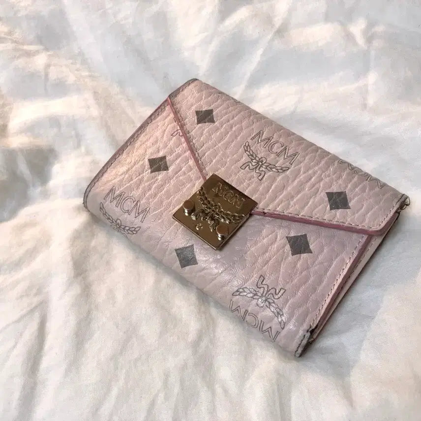 [BUNJANG] MCM Powder Pink Bifold Wallet / mcm 파우더핑크 반지갑 양산형 지뢰계 양지뢰 리즈리사 일브