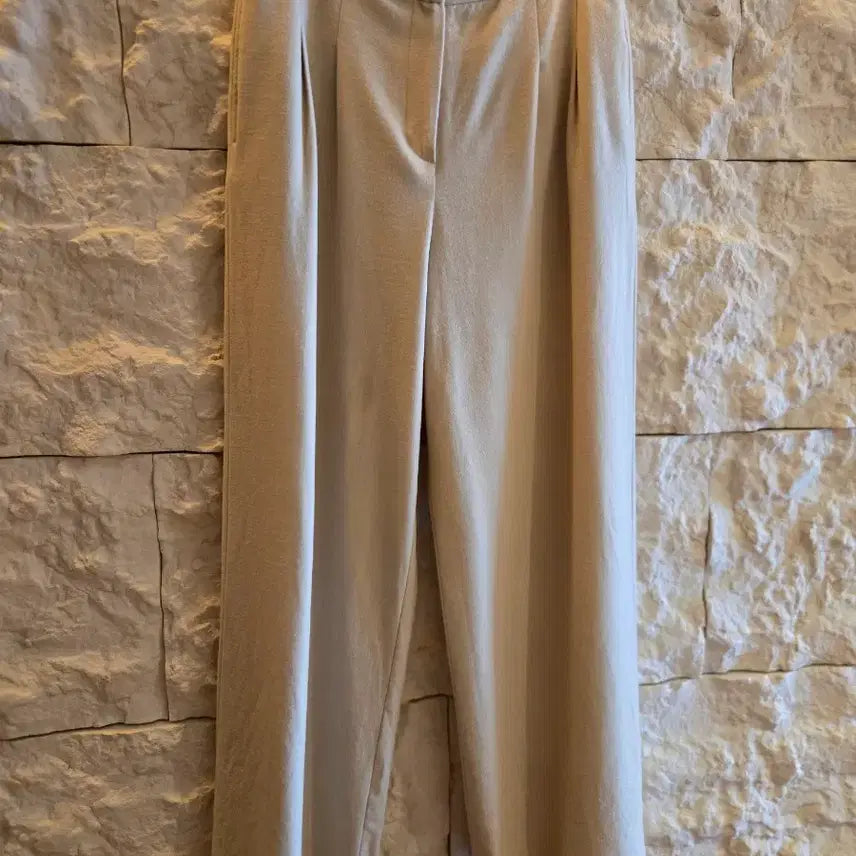 [BUNJANG] Time (Hansem) Beige Pleated Two-Tuck Wide Slacks / 한섬 타임 베이지색 플리츠 투턱 슬랙스