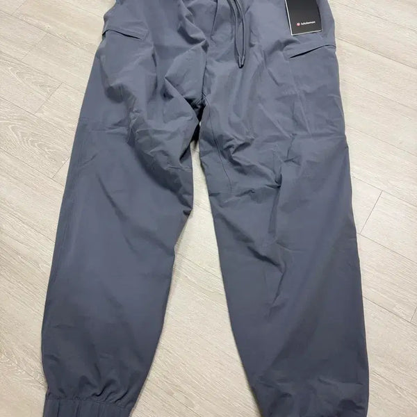 [BUNJANG] Lululemon Grey Cargo Jogger Pants L Size / 룰루레몬 카고 조거 팬츠 그레이 L사이즈