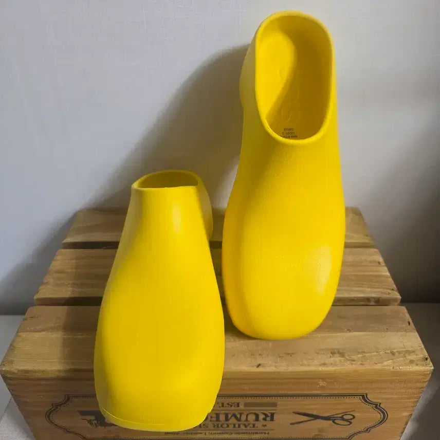 [BUNJANG] COS Molded Clog Sandals Yellow / COS 몰디드 클로그 샌들