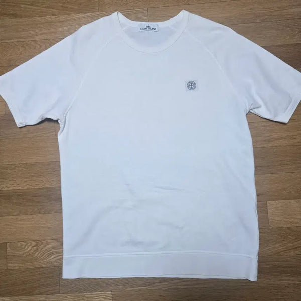 [BUNJANG] Stone Island White Short-Sleeve Sweatshirt L / 매장판 스톤아일랜드 반팔 맨투맨 L사이즈.