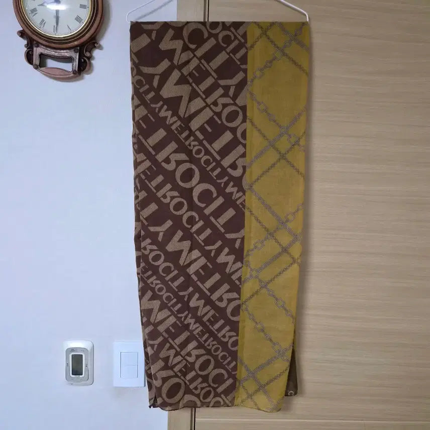 [BUNJANG] METROCITY The Metro Logo Scarf / 메트로시티(METROCITY) 더 메트로 로고 머플러