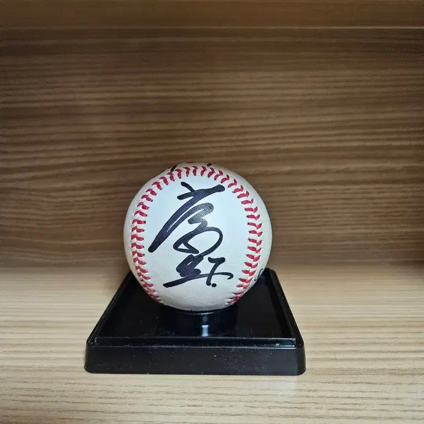[BUNJANG] Kim Jong-mo Signed Baseball / 김종모 싸인볼