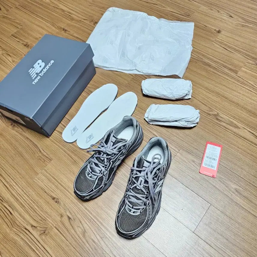 [BUNJANG] New Balance 740 Running Shoes Men's Dark Grey Size 275 / 2시간착용 275 뉴발란스 740  런닝화 남자