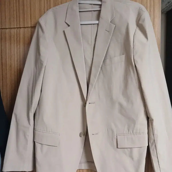 [BUNJANG] Uniqlo Beige 'Gamtan' Jacket Size 100 / 유니클로 베이지 감탄재킷 100