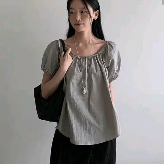 [BUNJANG] A Little Bit Ellie Banding Blouse - Grey / 어리틀빗 엘리 밴딩 블라우스 그레이  릿킴 블랙업 프롬비기닝 매니크 슬로우앤드 지그재그 에이블리 김아홉 데일리쥬 애프터먼데이 메리어라운드