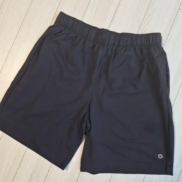 [BUNJANG] TOPTEN BALANCE Men's Functional Shorts Size M / 새상품급) 탑텐 라인인 탑텐 밸런스(TOPTEN BALANCE) 남성용 기능성 쇼츠 사이즈m특징: 하단에 프린팅된 육각형 모양의 밸런스 시그니처 로고가 특징이며, 가벼운 우븐