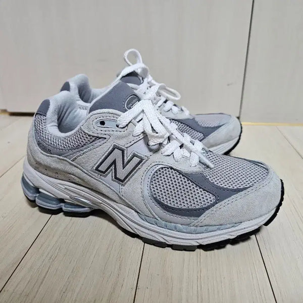 [BUNJANG] New Balance 2002R0 Grey Sneakers (220mm) / 뉴발란스 2002r0 그레이 220mm