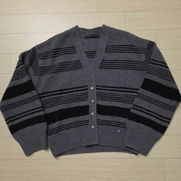 [BUNJANG] VOV Striped V-Neck Cardigan / [보브 VOV] 스트라이프 브이넥 가디건