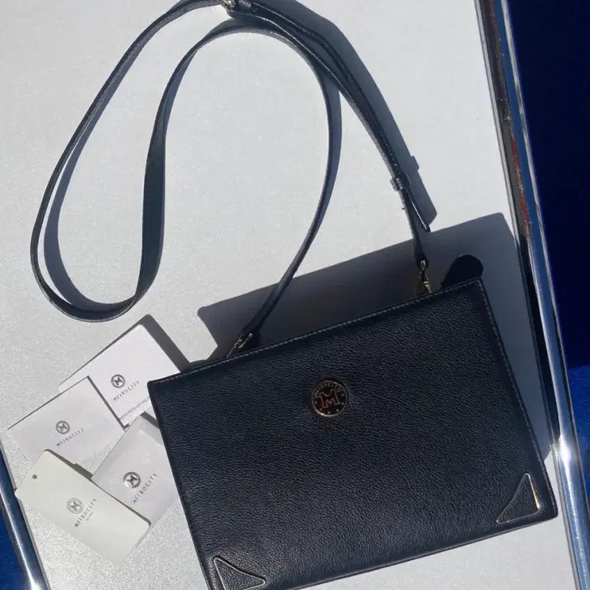 [BUNJANG] METROCITY Square Crossbody Bag Black Leather / METROCITY 메트로시티 스퀘어 크로스백(M81MF290Z)