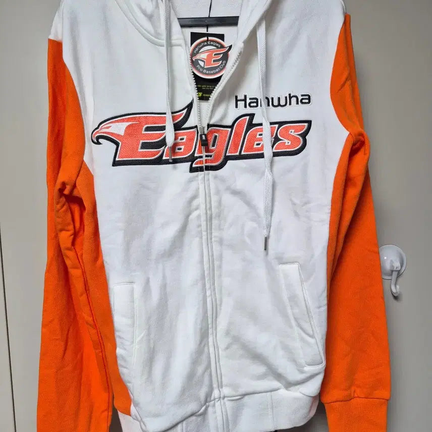 [BUNJANG] Hanwha Eagles Official Hoodie Zip-up Size 100 / 한화이글스 정품 후드 집업 새상품 100사이즈 판매합니다