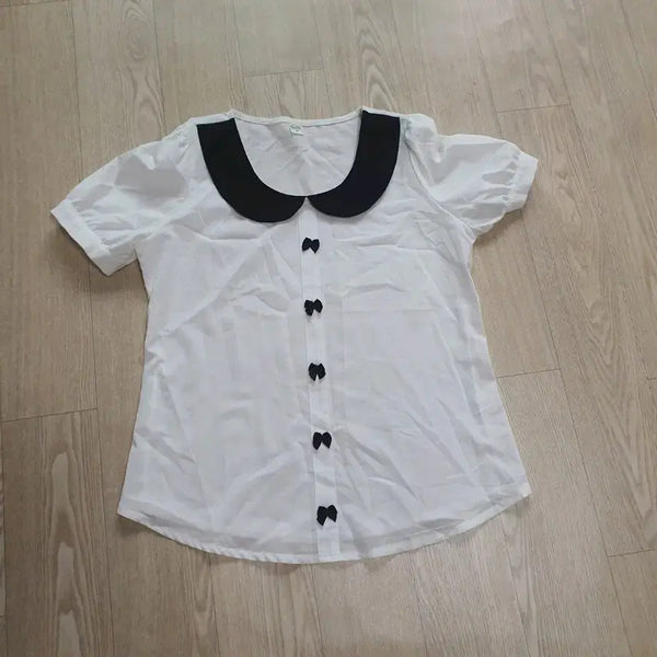 [BUNJANG] Ivory Black Collar Blouse / 아이보리 블랙 카라 블라우스.