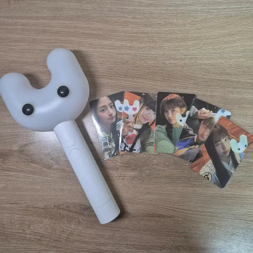 [BUNJANG] NewJeans Binky Bong (Cheering Stick) & Member Photocards / 뉴진스 빙키봉이랑 멤버 포카 팔아영
