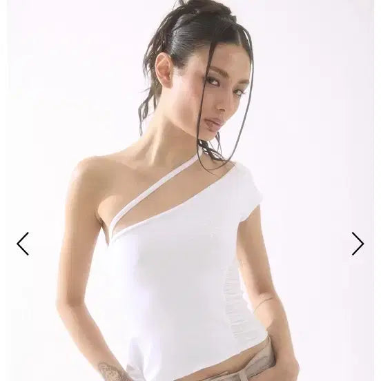 [BUNJANG] Baddy One Shoulder Drape Sleeveless Top / 배디 원숄더 드레이프 슬리브리스
