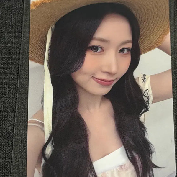 [BUNJANG] NMIXX Haewon Straw Hat Lucky Draw Photocard / 엔믹스 해원 밀짚모자 메이크스타 미공포 포토카드