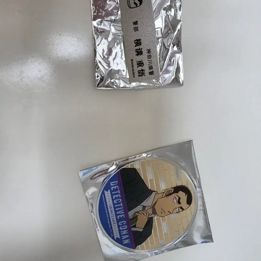 [BUNJANG] Detective Conan Fanbase Pop-up Metal Name Tag & Animate Cafe Acrylic Coaster (Jugong Yokomizo) / 일괄) 명탐정 코난 팬베이스 팝업 메탈 명찰 ,애니메이트 카페 아크릴 코스터 요코미조 쥬고