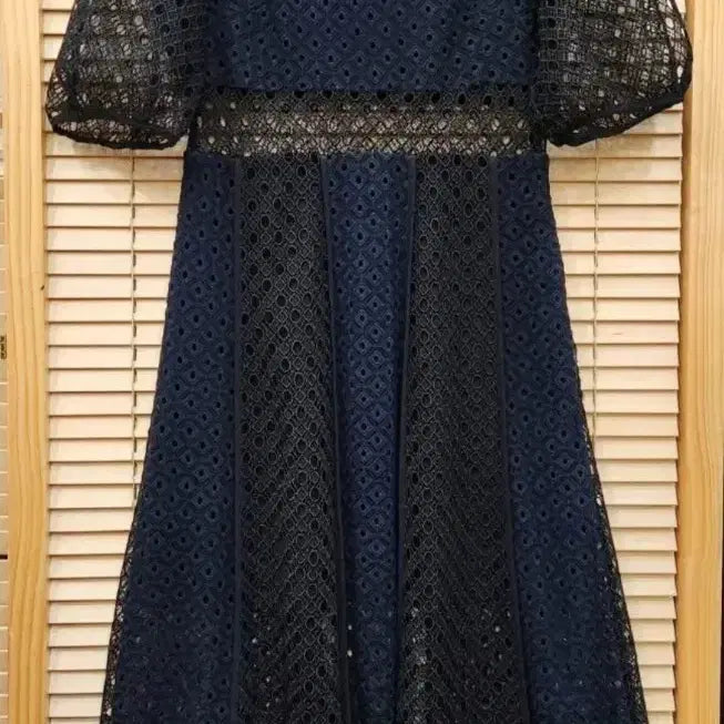 [BUNJANG] Sandro Maria Eyelet Lace Dress / 산드로 마리아 아일렛 레이스 원피스