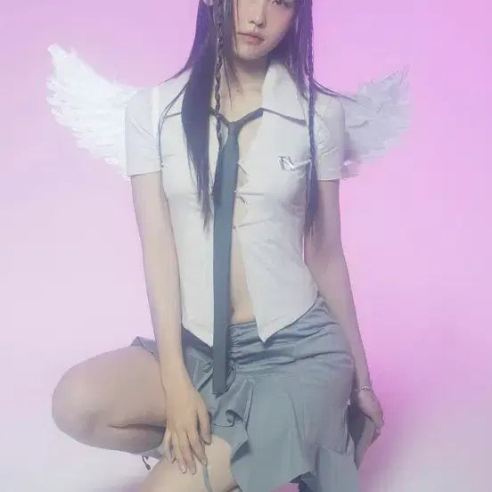 [BUNJANG] NewJeans Emblem T-Shirt Baby Pink / 뉴얼린 엠블람 반팔셔츠 베이비핑크