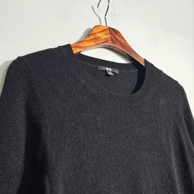 [BUNJANG] Uniqlo 100% Cashmere Knit Sweater Black C745 / 유니클로 캐시미어 100% 니트 C745