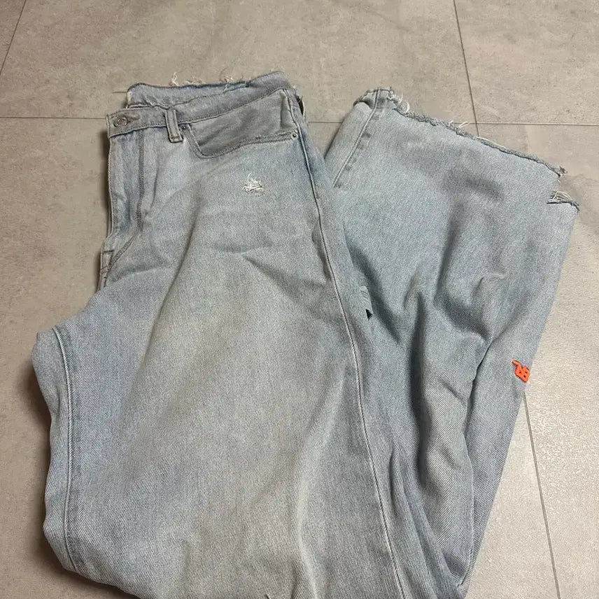 [BUNJANG] Erl x Levi's Stay Loose Jeans / Erl x levis 스테이루즈진