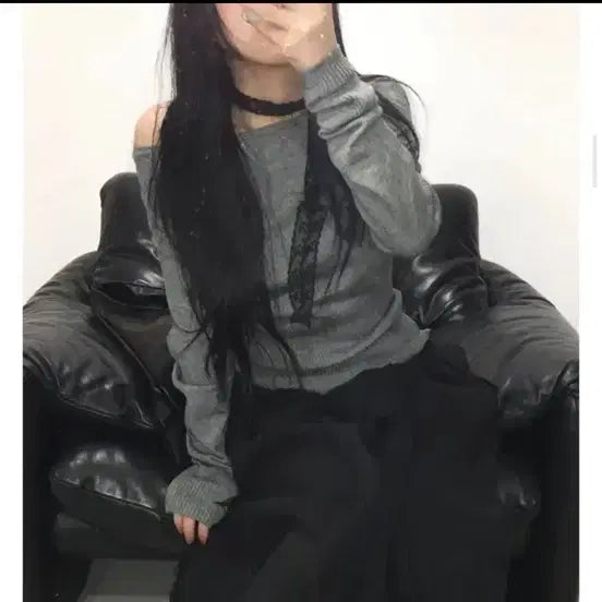 [BUNJANG] Gray Off-Shoulder Knit Sweater with Muffler Set / 그레이 오프숄더 니트