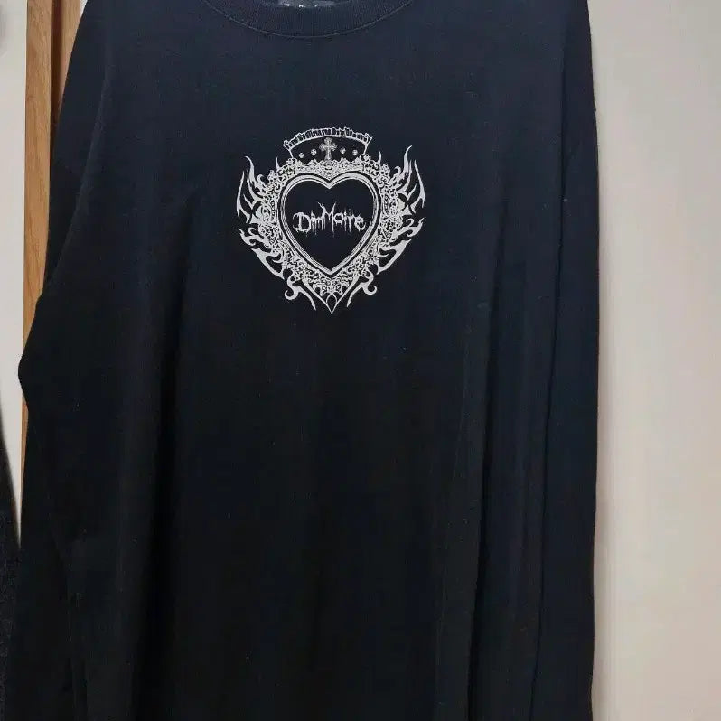 [BUNJANG] Dimmoire Heart T-Shirt / dimmoire 딤모아르 하트 티셔츠 맨투맨 판매합니다