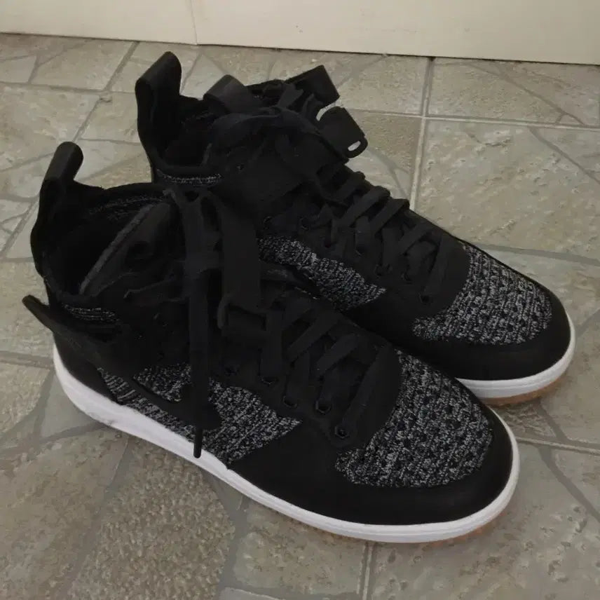 [BUNJANG] Nike Lunar Force 1 Flyknit Black Sneakers / 나이키 루나포스1 플라이니트 블랙