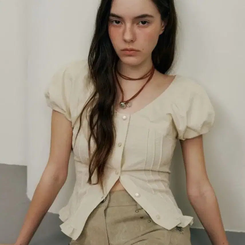 [BUNJANG] Raive Pintuck V-Neck Blouse - Ivory / Raive 레이브 핀턱 브이넥 블라우스