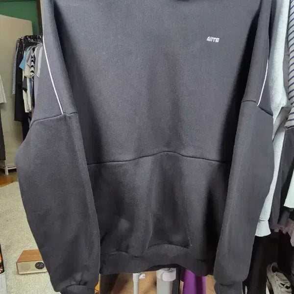 [BUNJANG] AIITE Black Embroidered Hoodie / AITE 후드티 블랙
