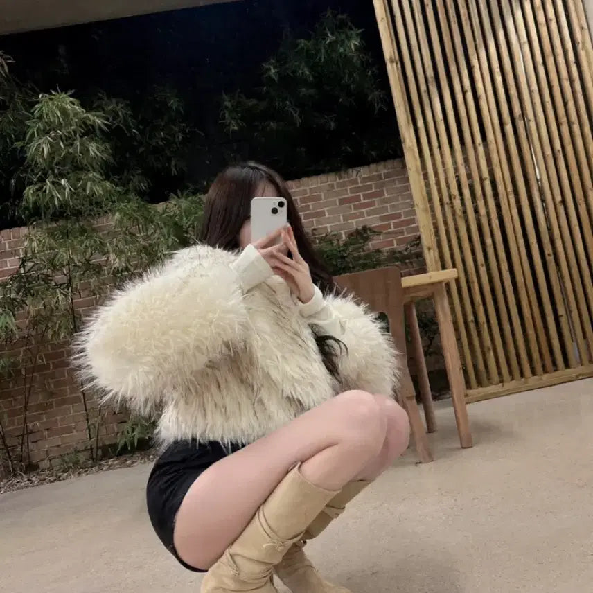 [BUNJANG] Yuse High-Quality Big Collar Cropped Fur Jacket / 유즈 하이퀄리티 빅 카라 폭스 크롭 퍼 자켓