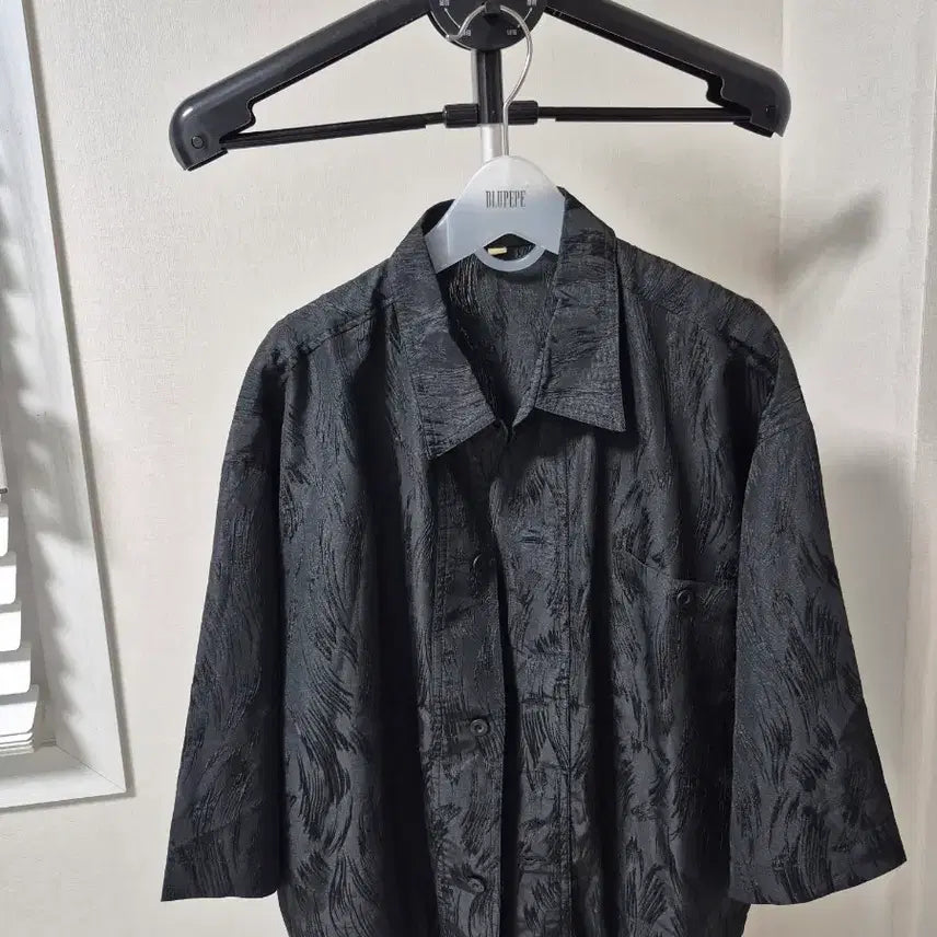 [BUNJANG] Women's Black Patterned Rayon Blouse / 인견 블라우스