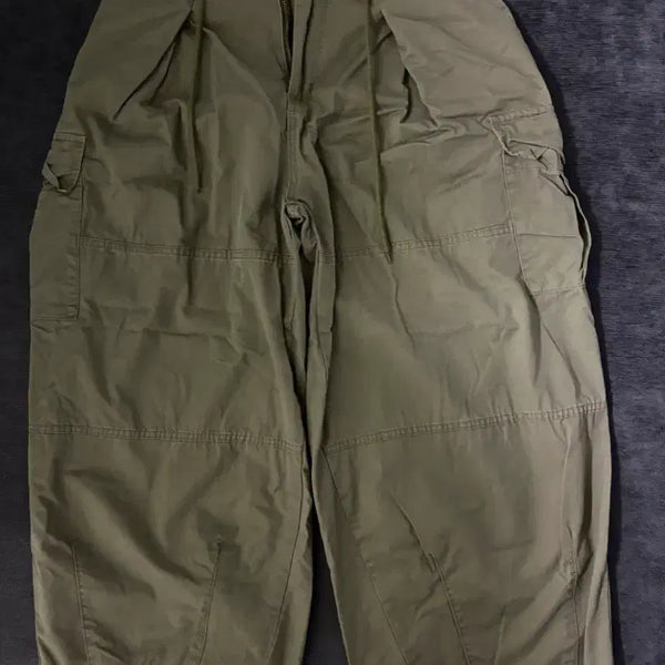 [BUNJANG] Disarmant Cargo Balloon Pants / 디서먼트 카고 벌룬 팬츠
