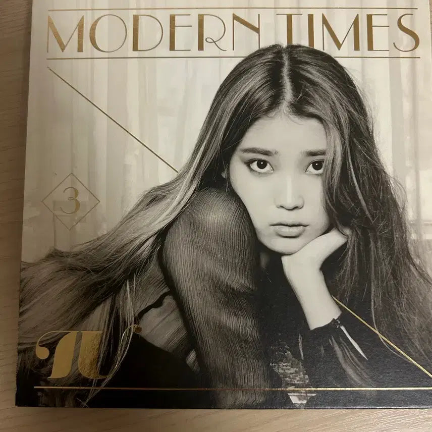 [BUNJANG] IU Modern Times CD Album / 아이유 IU 모던타임즈 cd 앨범