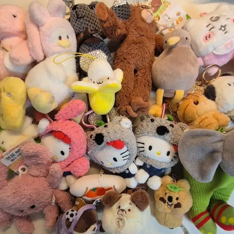 [BUNJANG] Cute Plushie Keychain Random Box / 이쁜 인형키링 랜박